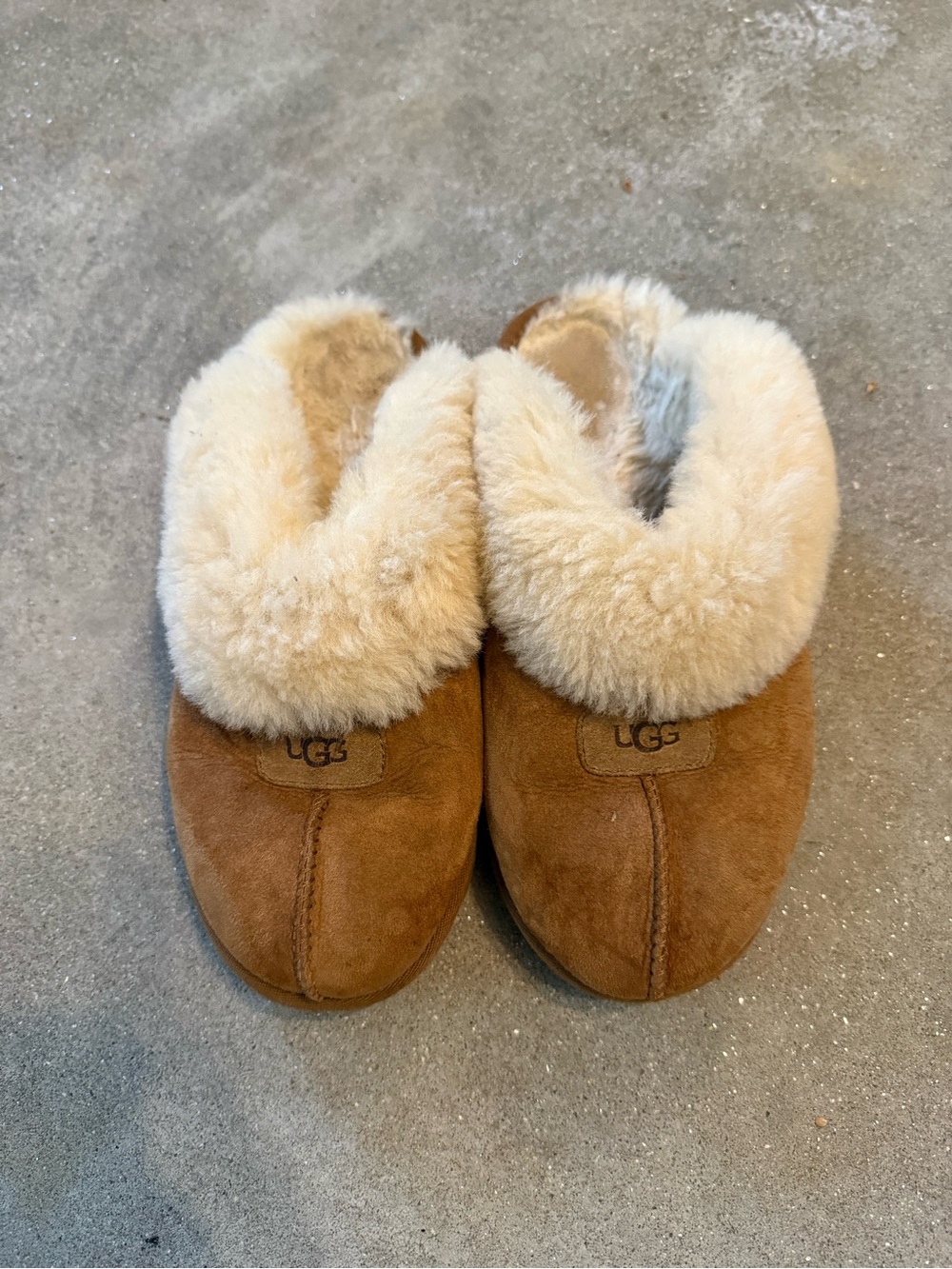 UGG Women’s Chestnut Coquette Slippers in size 8